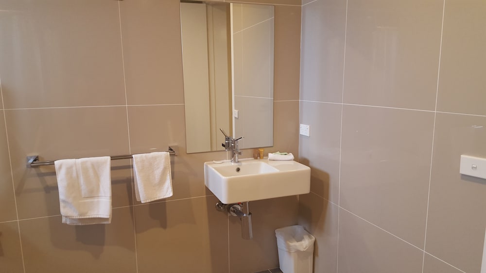 Executive Queen Disabled Room photo 2