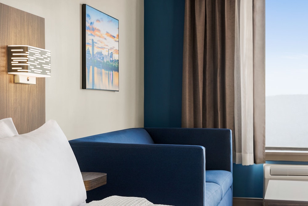 Suite, 2 Queen Beds - Photo 3
