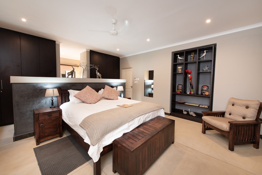 310 Honeymoon Suite