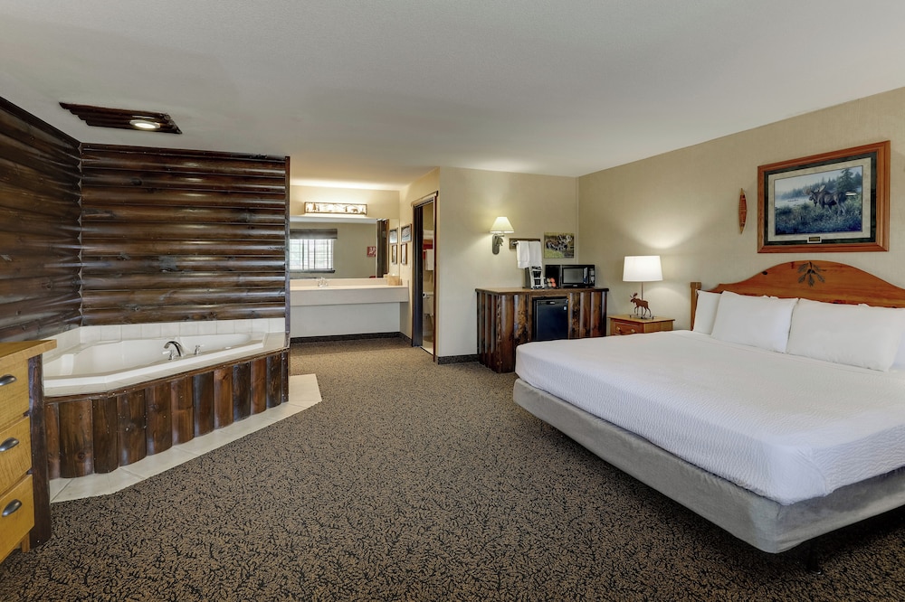Expanded King with Whirlpool - Photo 4