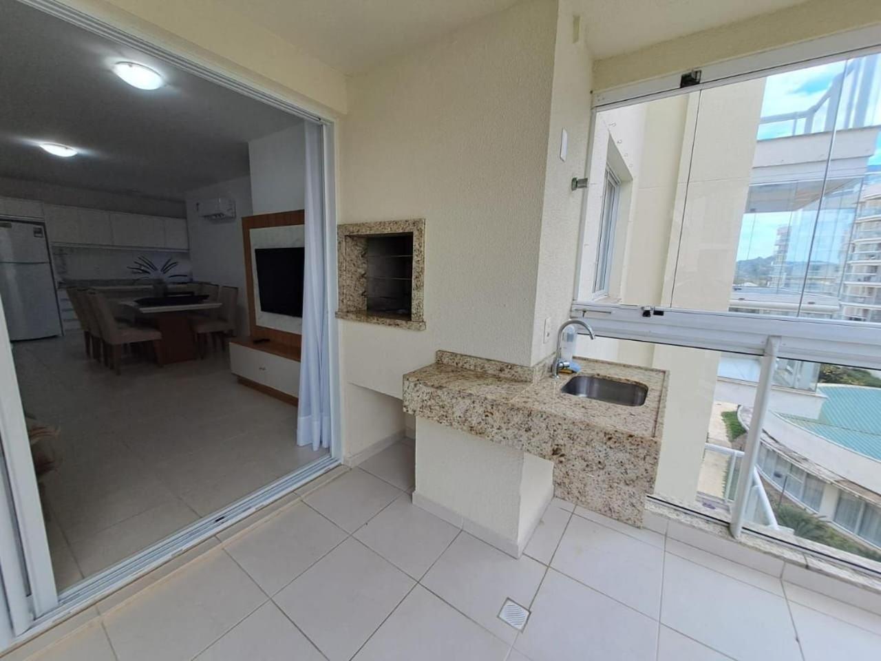 Deluxe Apartment photo 2