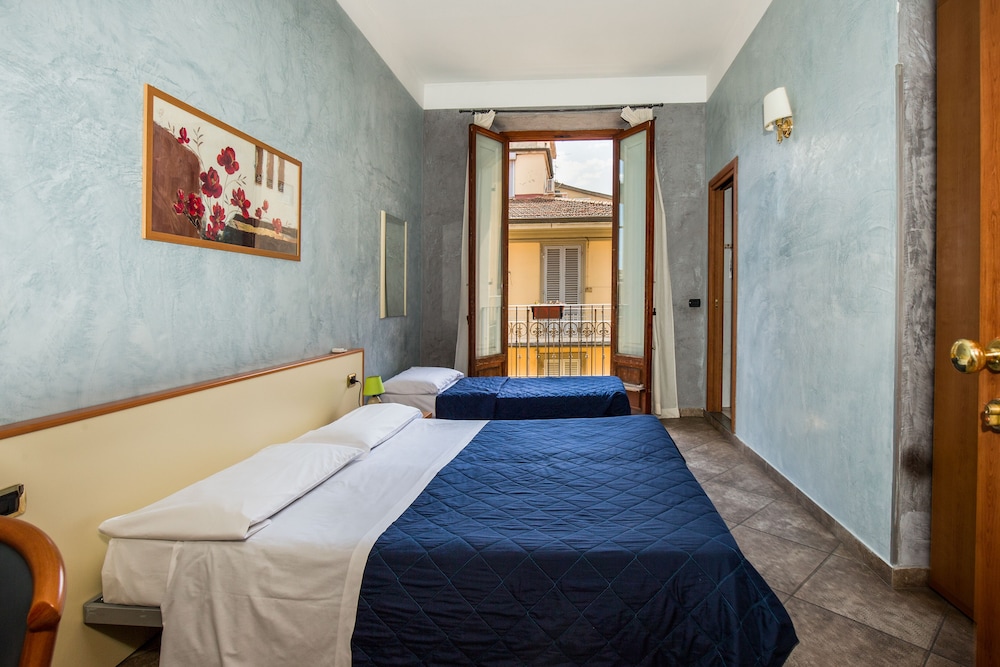 Classic Triple Room - Photo 3