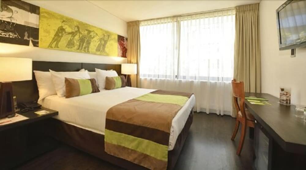Standard Room, 1 Queen Bed photo 1