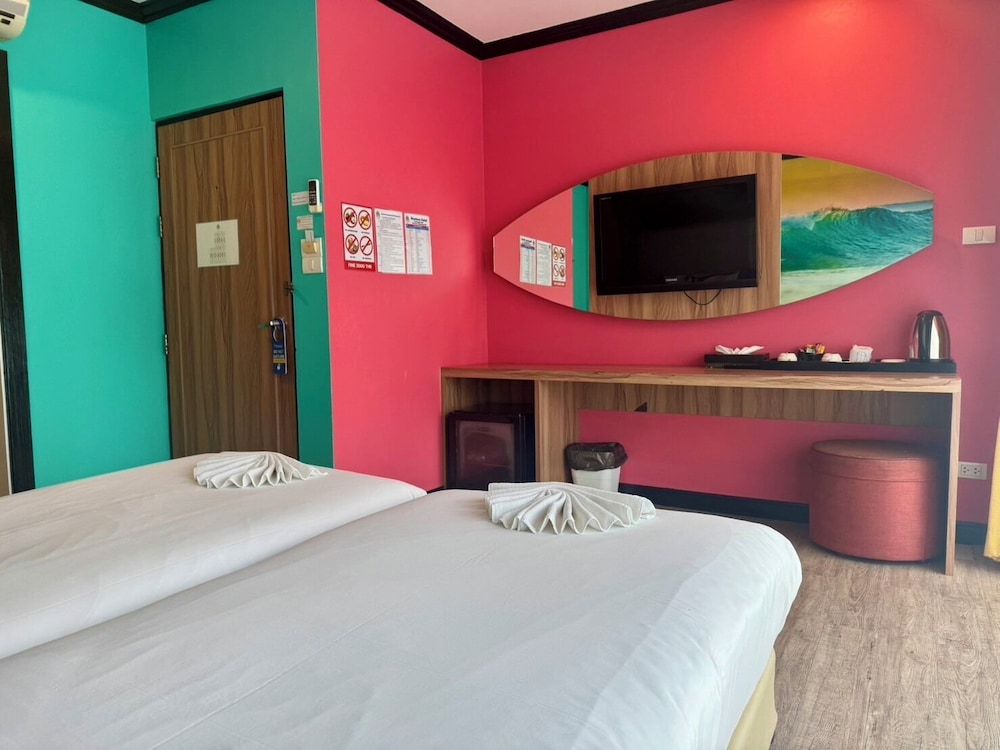 Superior Twin Room, 2 Twin Beds, Balcony photo 3