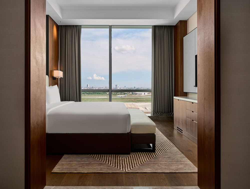 Executive Two Bedroom photo 3