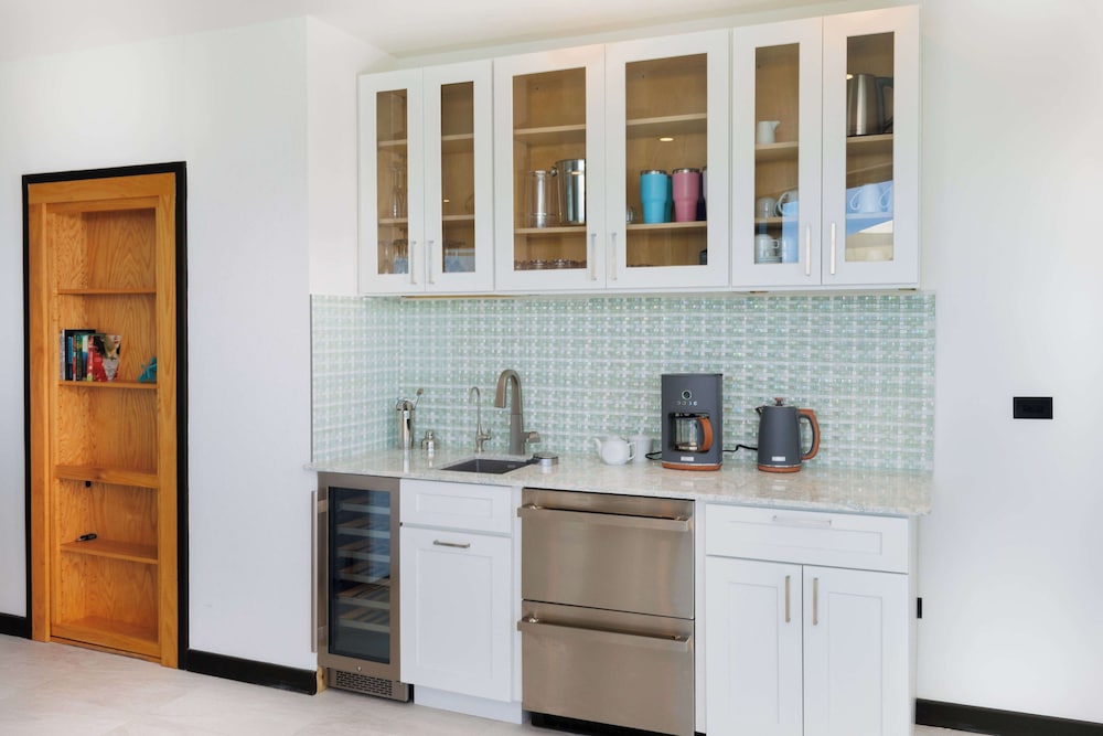 Room (blue Heaven Rendezvous)