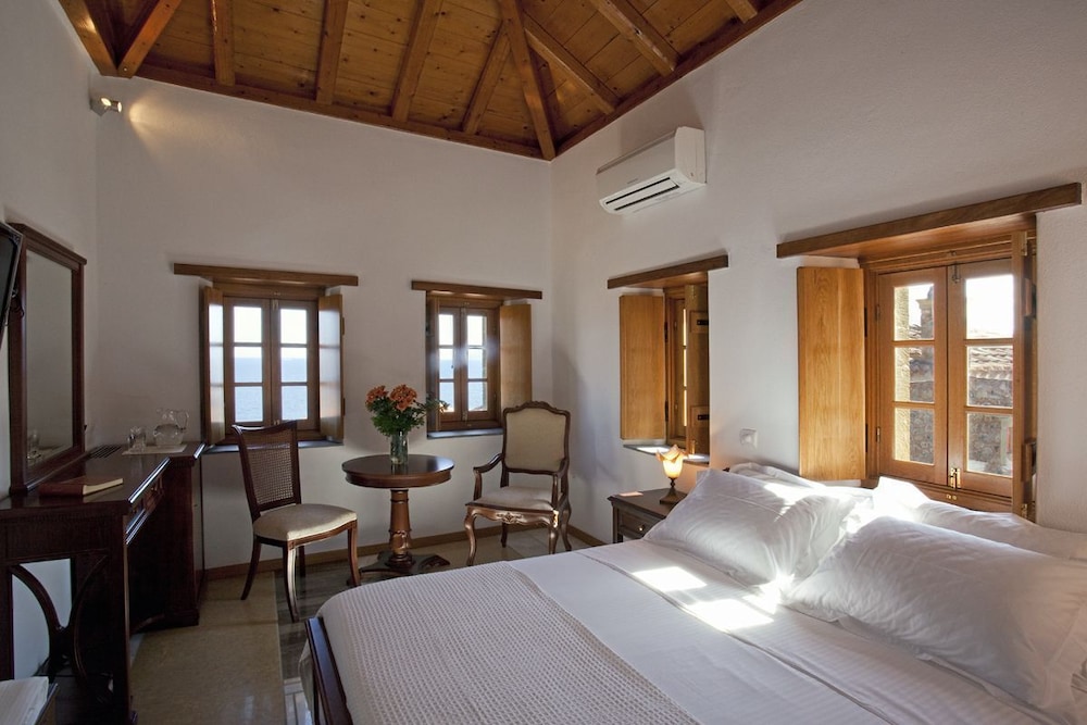 Deluxe Double Room, Sea View - Photo 4