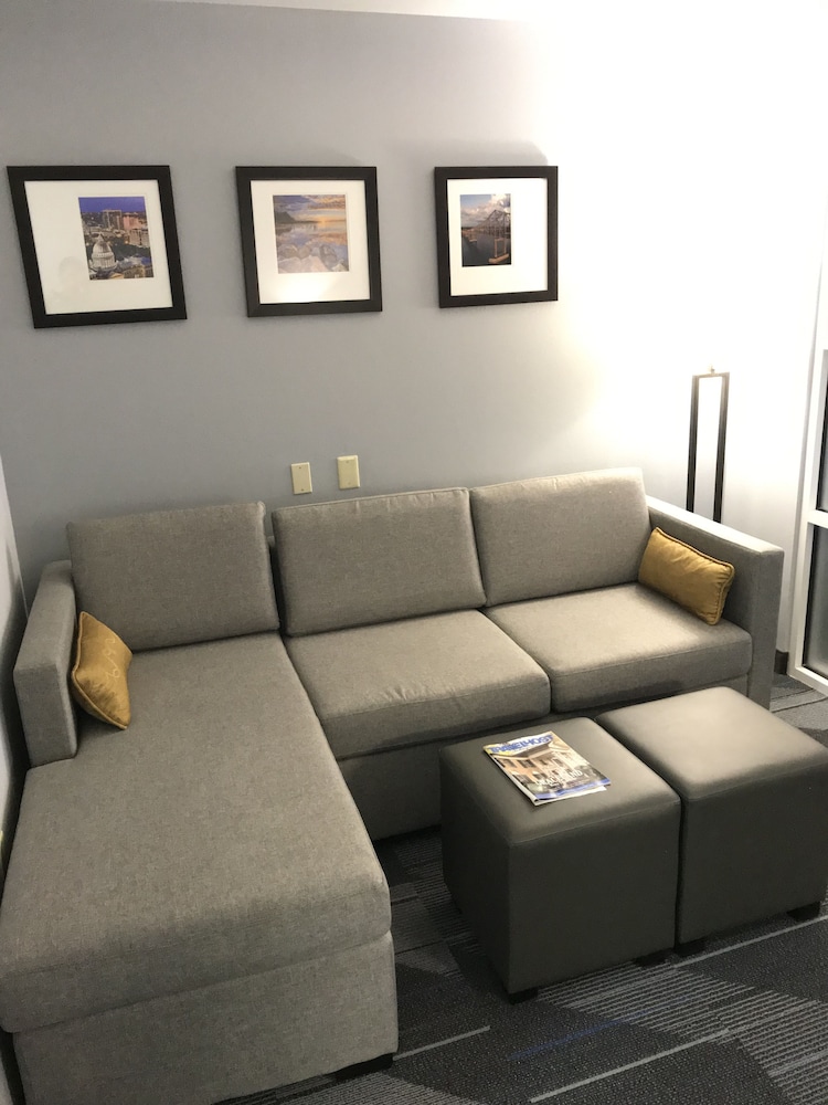 Suite, 1 Queen Bed with Sofa bed, Accessible, Non Smoking - Photo 8