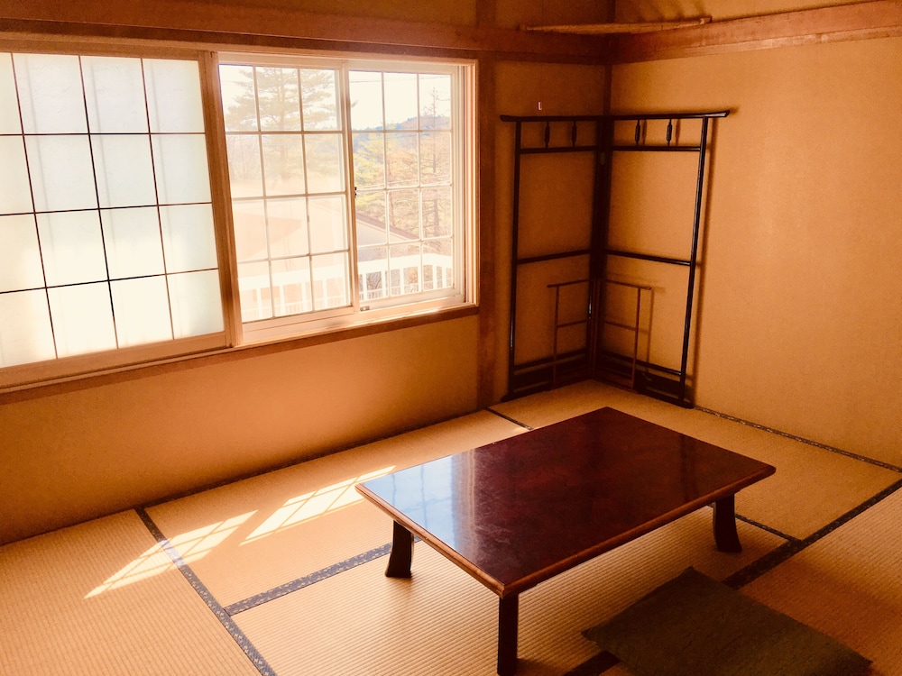 Japanese Style Quadruple Room, Shared Bathroom photo 2