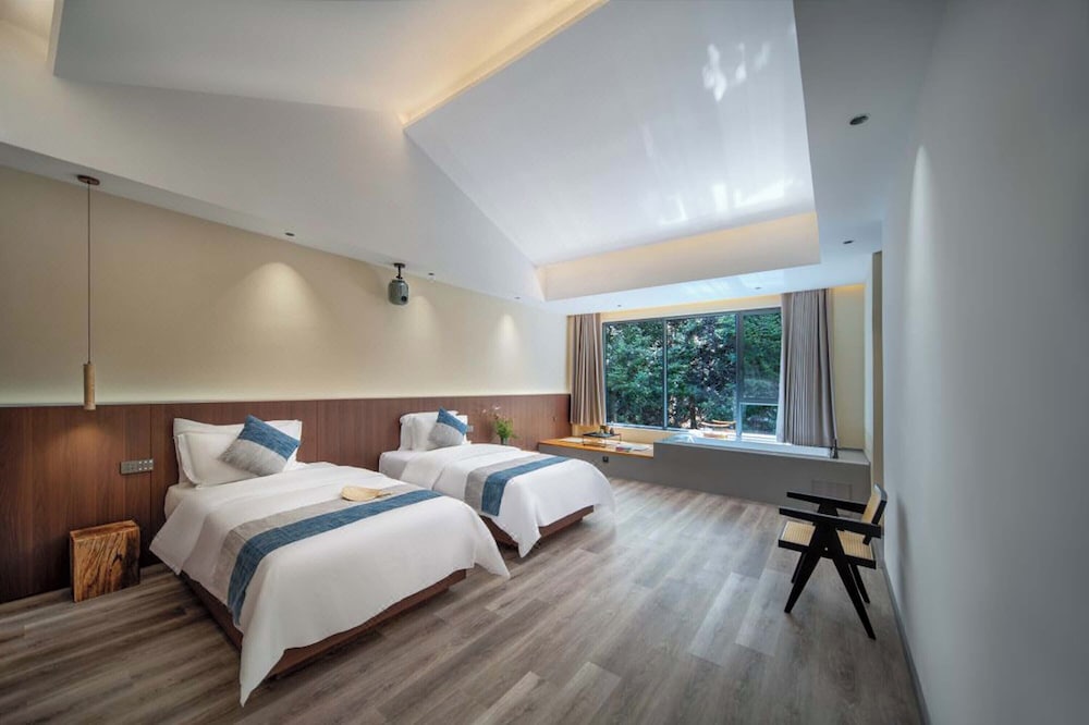 Deluxe Twin Room, Hill View photo 1