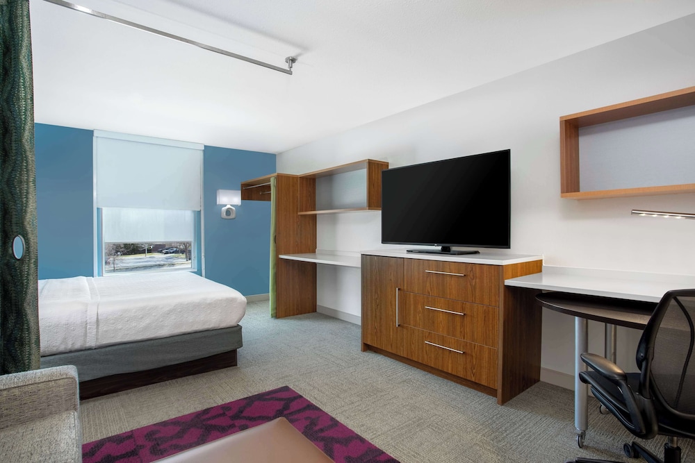 Premium Studio Suite, 1 King Bed, Non Smoking photo 1