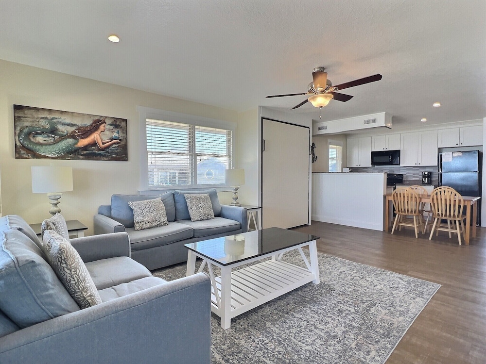 Superior Suite, Multiple Beds, Ocean View, Executive Level photo 1