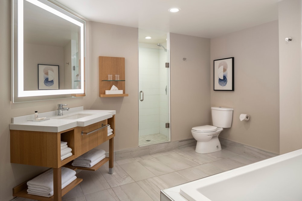 Executive Suite, 1 Bedroom - Photo 3