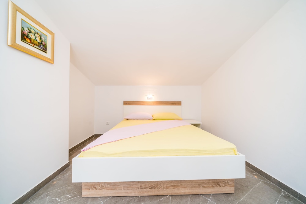 Double Room (Apartments &amp; Rooms Barišić - Do) photo 3