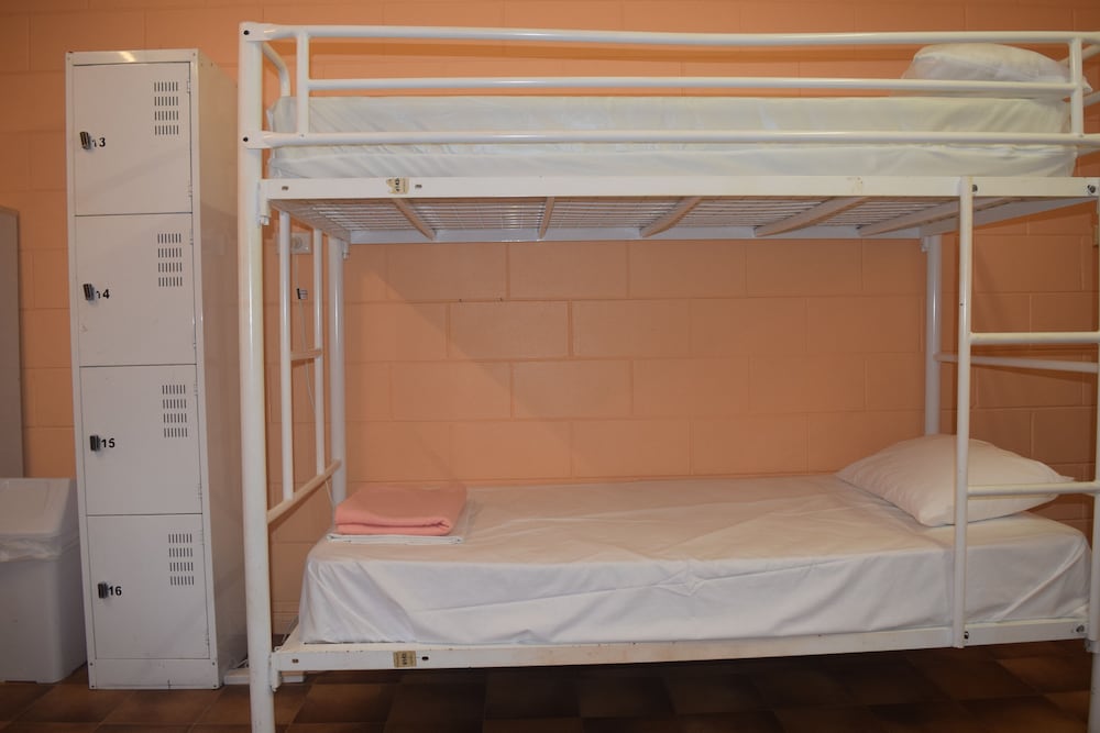 6 Bed Mixed Dorm with Ensuite (18 - 35 years old) photo 2
