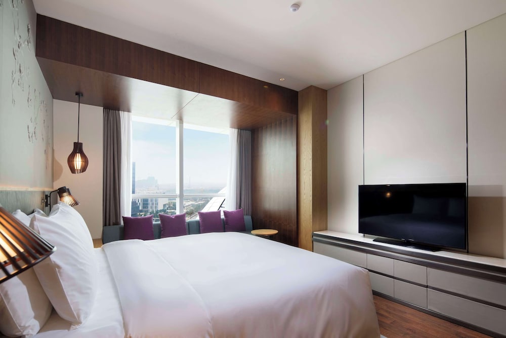 King One Bed room Deluxe Suite - Photo 4