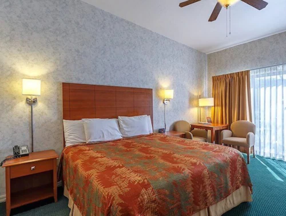 Room, 1 King Bed with Sofa bed, Jetted Tub at Miners Inn in Mariposa
