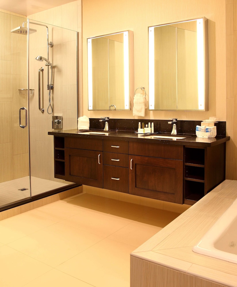 Suite - Photo 5