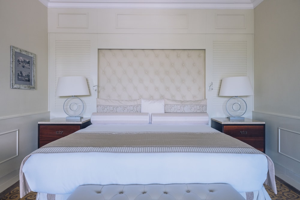 Suite, Lake View