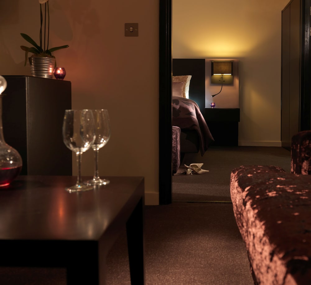 Suite - Photo 3