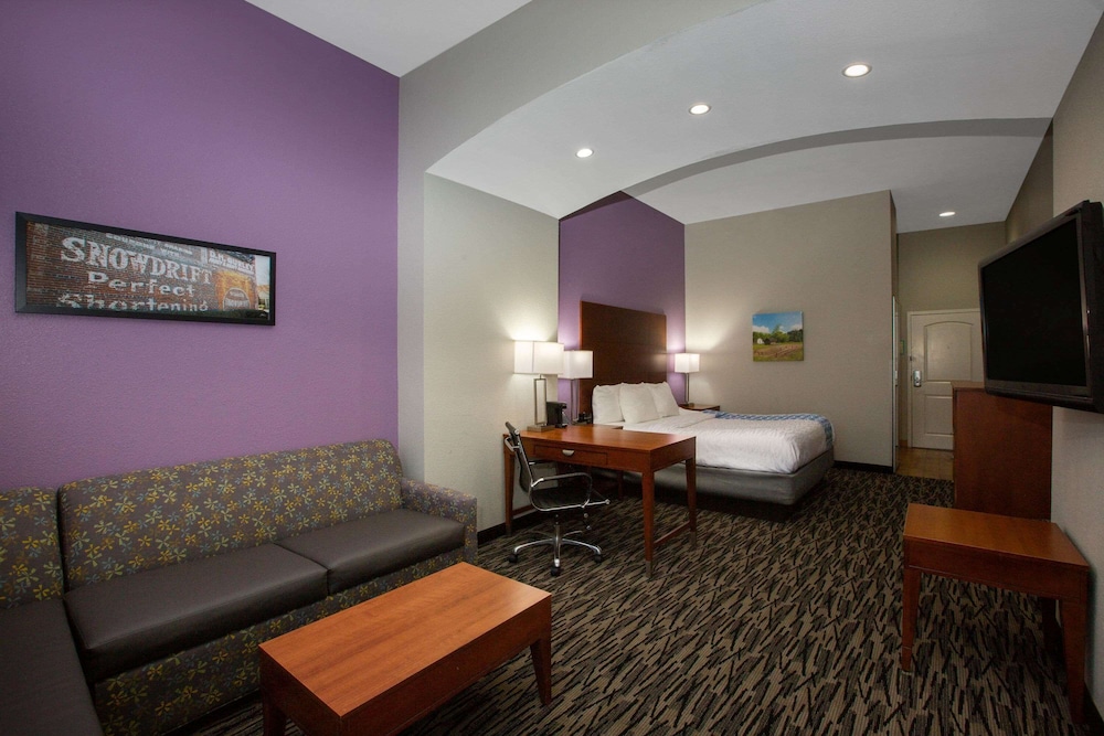 Executive Room, 1 King Bed, Non Smoking - Photo 2