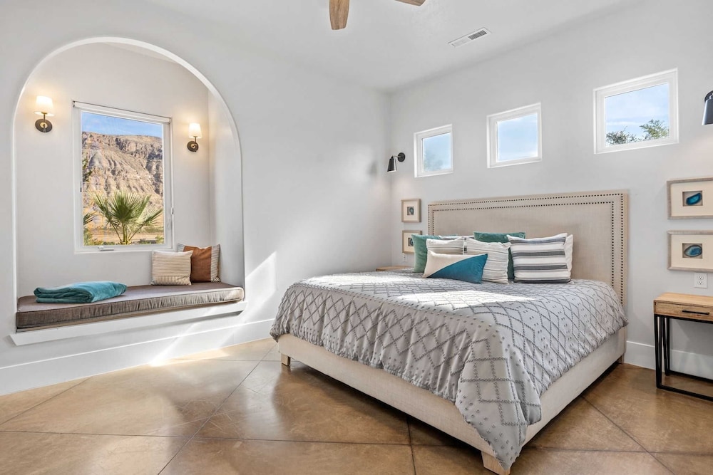 House, Multiple Bedrooms