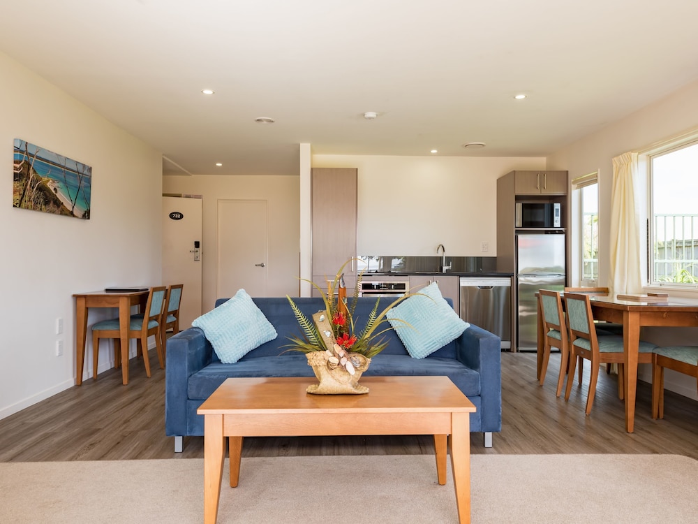 Two Bedroom Suite - Photo 2
