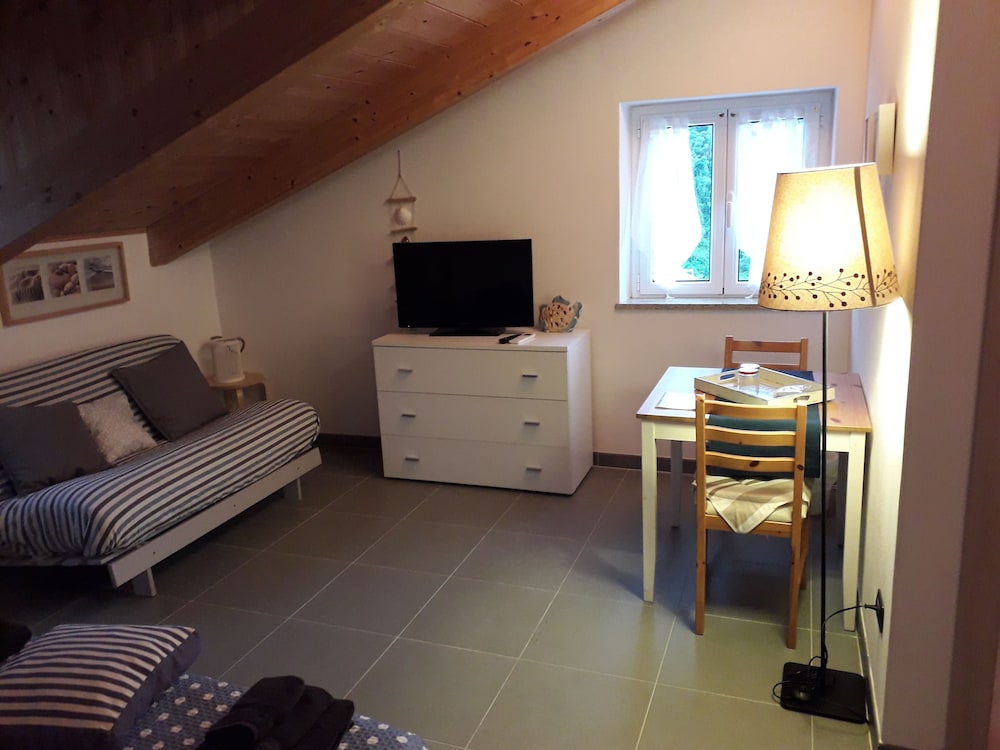Premium Room, 1 Bedroom, Private Bathroom, Partial Sea View photo 3