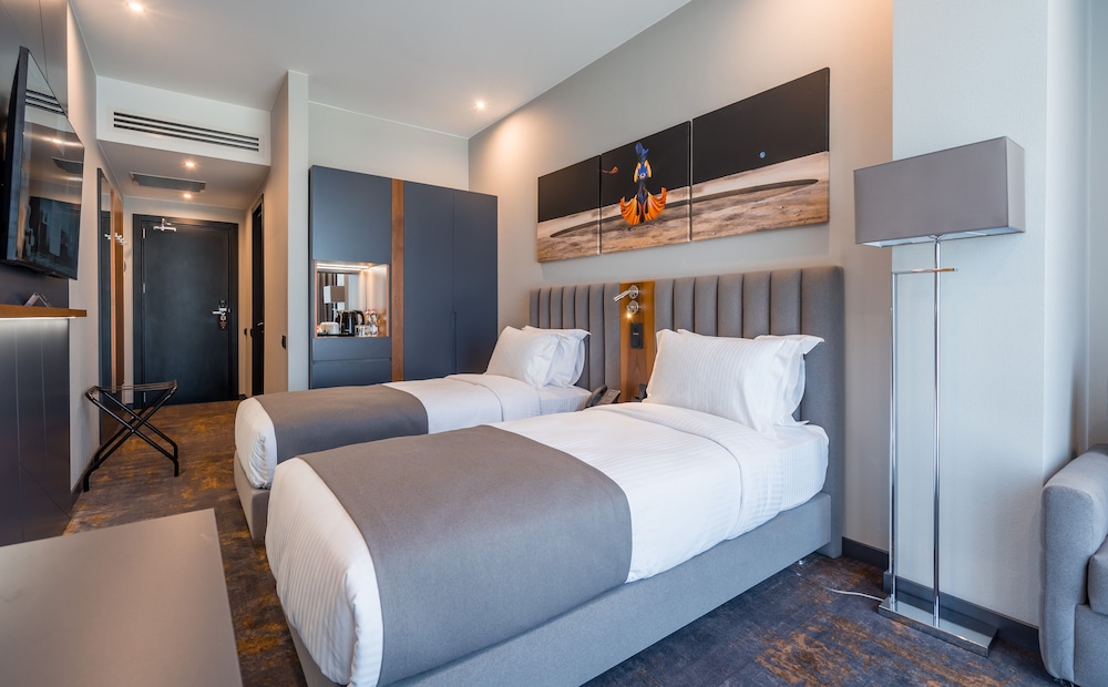 Superior Suite, 2 Bedrooms - Photo 3