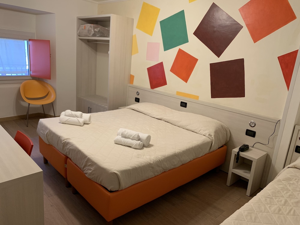 Premium Double or Twin Room - Photo 12