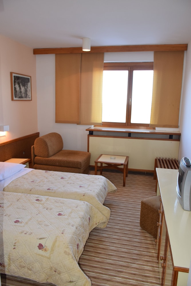 Panoramic Triple Room, Mountain View photo 3