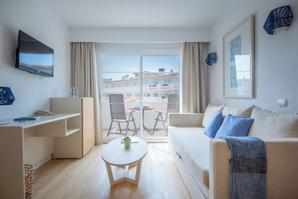 Suite Junior (3 adultos + 1 niño)