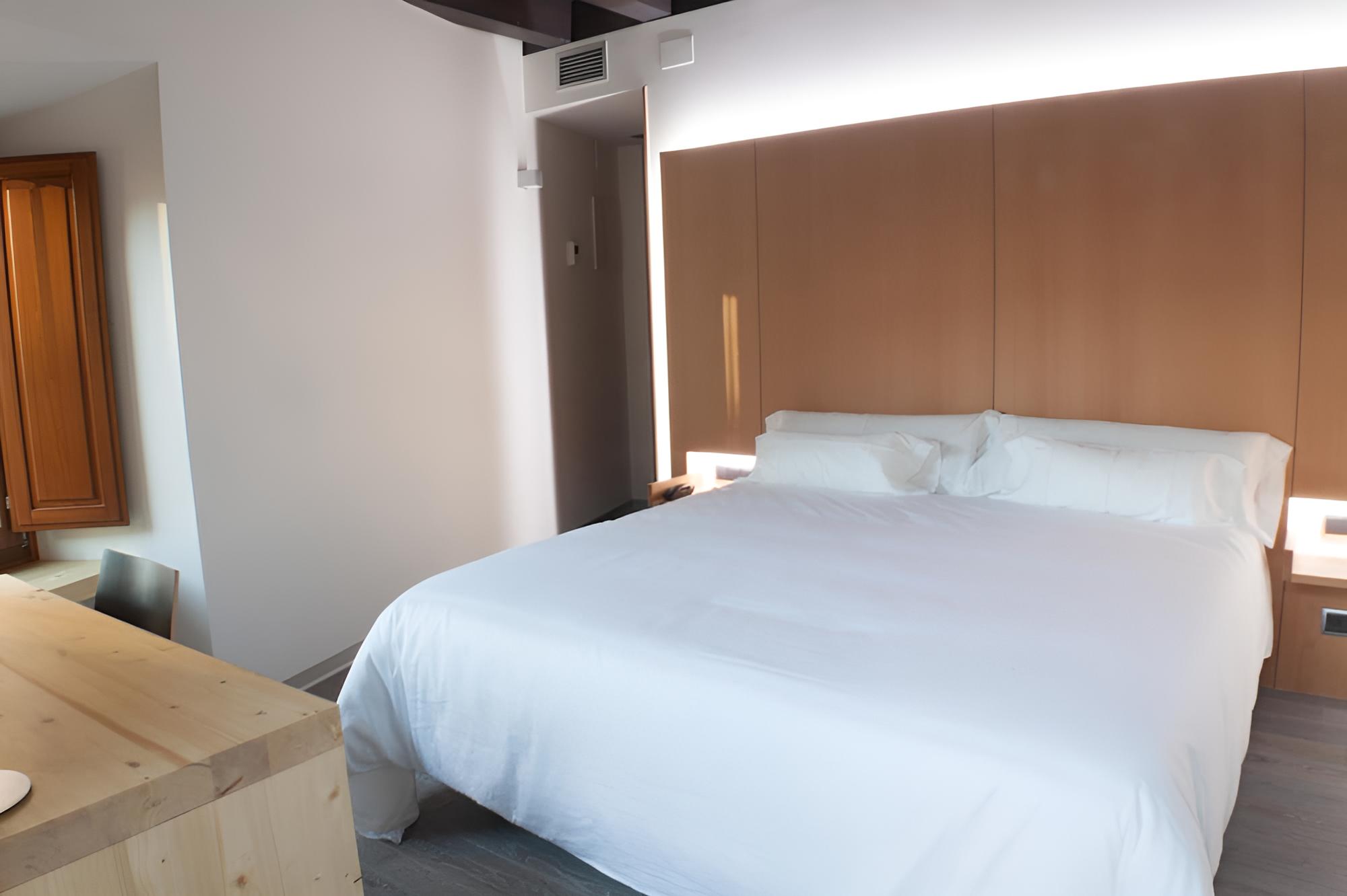 Deluxe Double Room photo 2