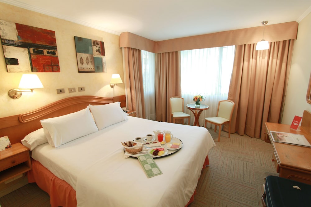 Standard Room, 1 Queen Bed photo 1