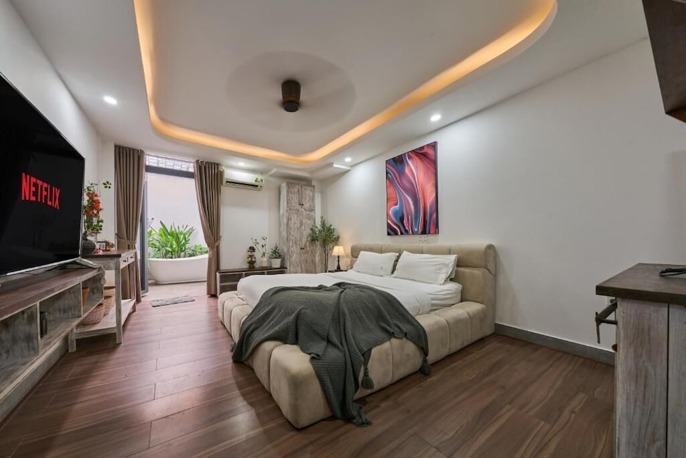 Romantic Double Room, 1 Queen Bed, Patio, Courtyard View photo 3