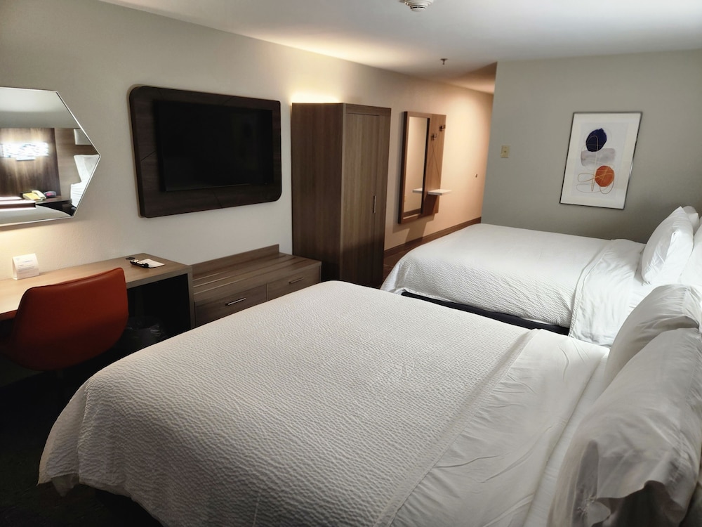 Standard Room, 2 Queen Beds - Photo 3
