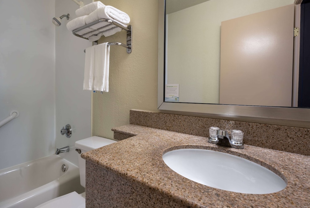 Suite, 1 Bedroom, Non Smoking (1 King Bed)