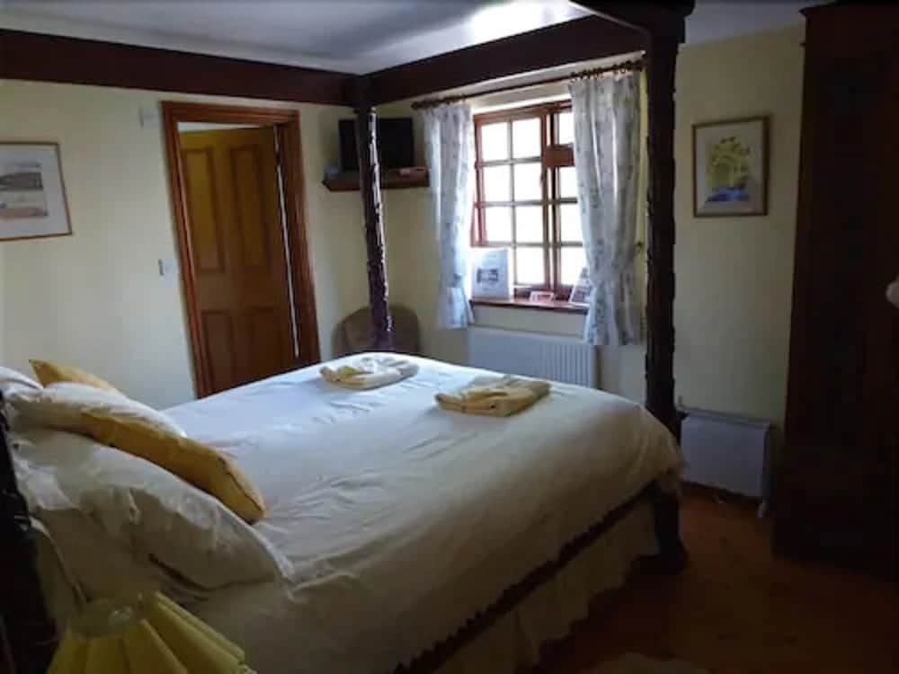 Double Room (4 Poster)
