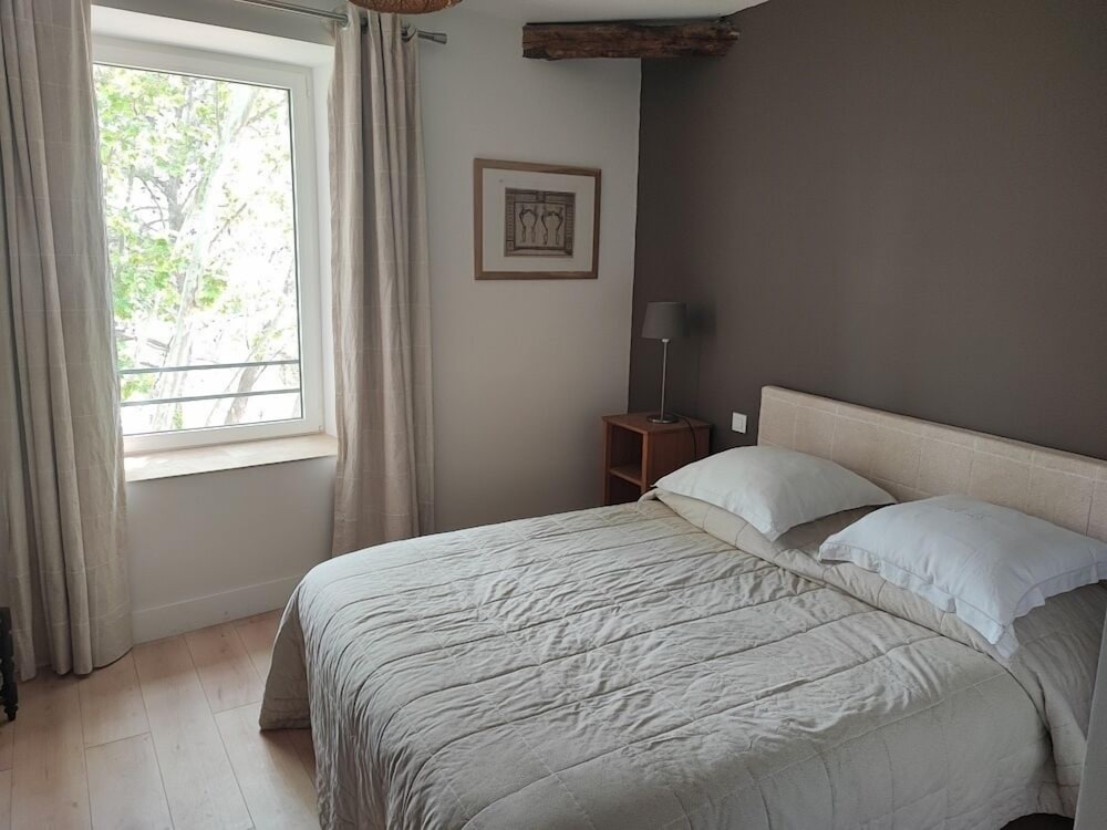 Chambre Alezane, vue sur les vignobles photo 2