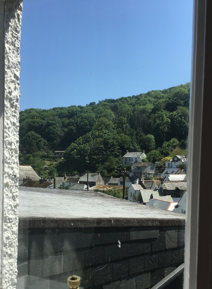 Double Room, 1 King Bed, Ensuite (Room 8, 1st Floor, Front Large) photo 3