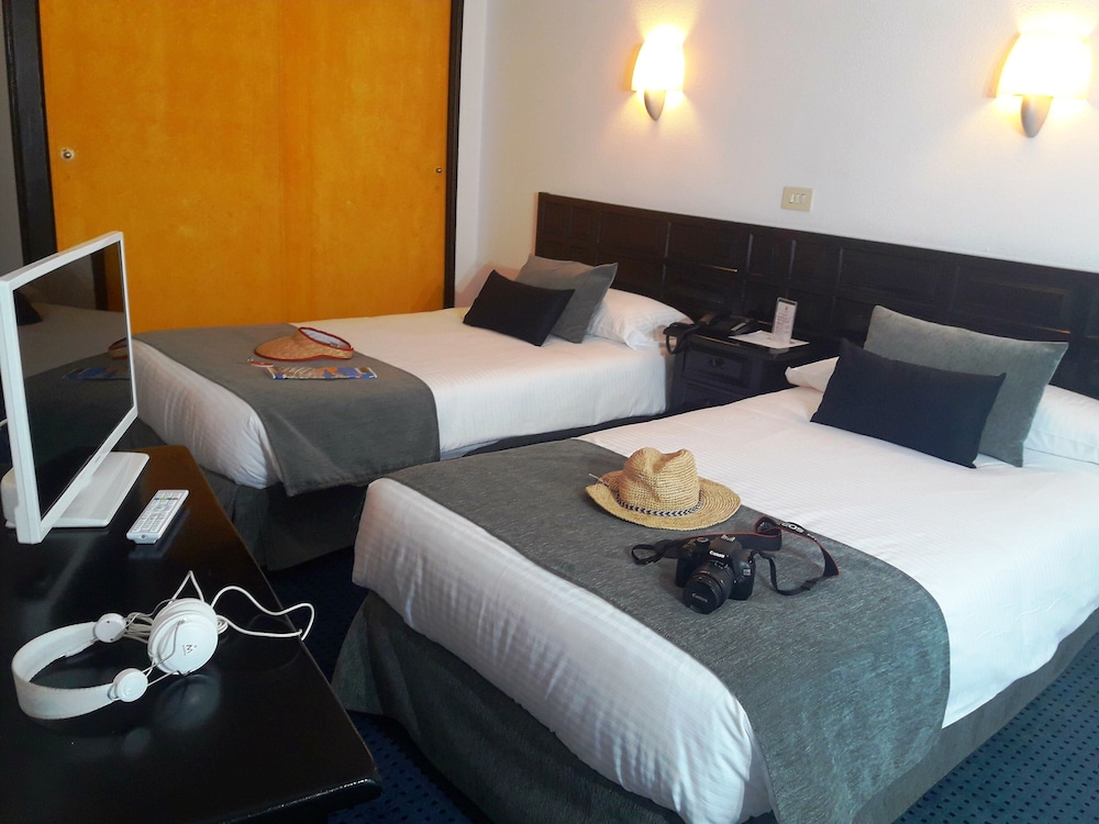 Standard Double Room - Photo 1