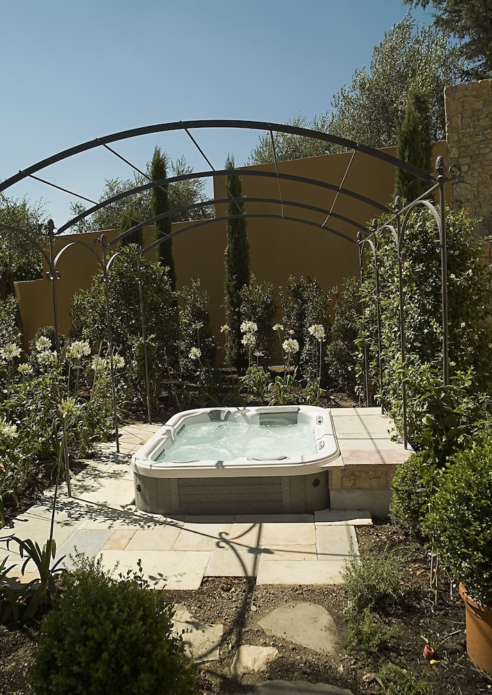 Suite, Jetted Tub, Garden View (Prestige)