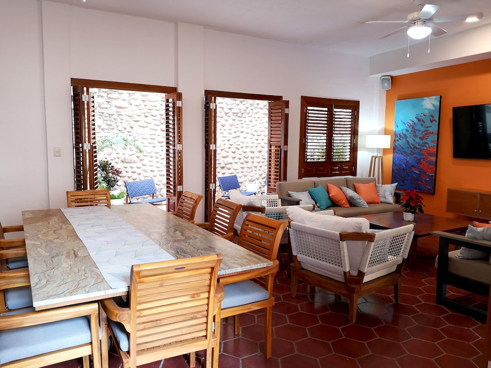 Standard House, Multiple Bedrooms, Kitchen, City View photo 3