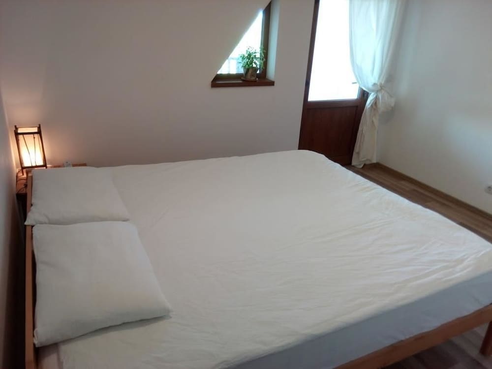 Superior Double or Twin Room, Private Bathroom, Vineyard View photo 3