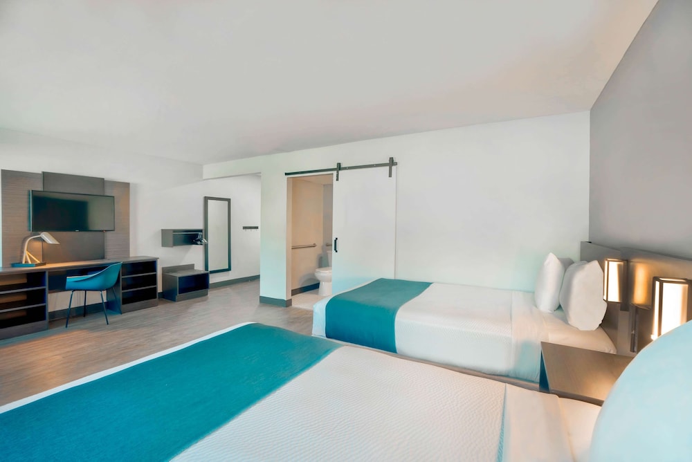 Premium Room, 2 Double Beds, Accessible, Non Smoking photo 2