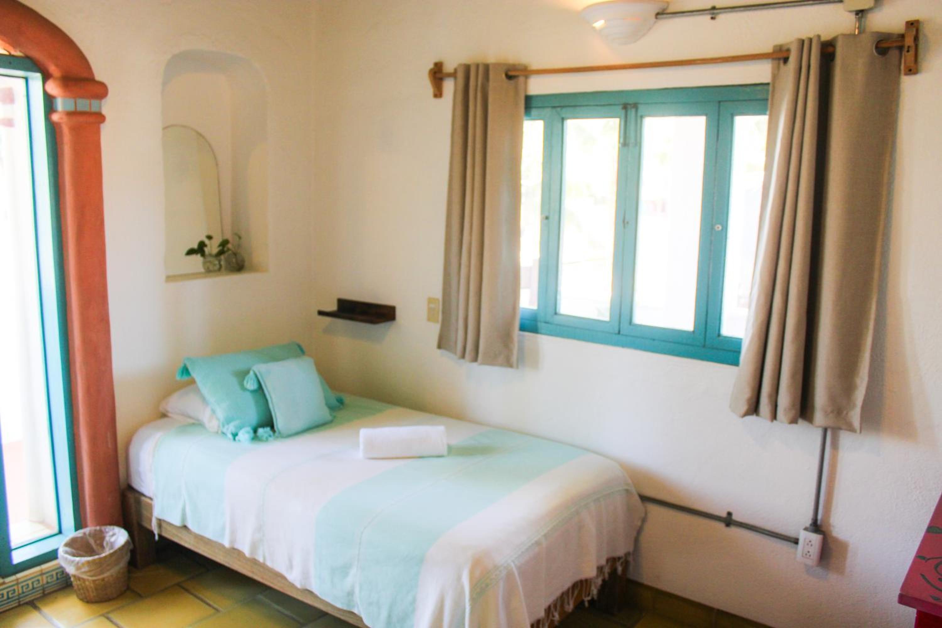 Triple Room with City View - Photo 17
