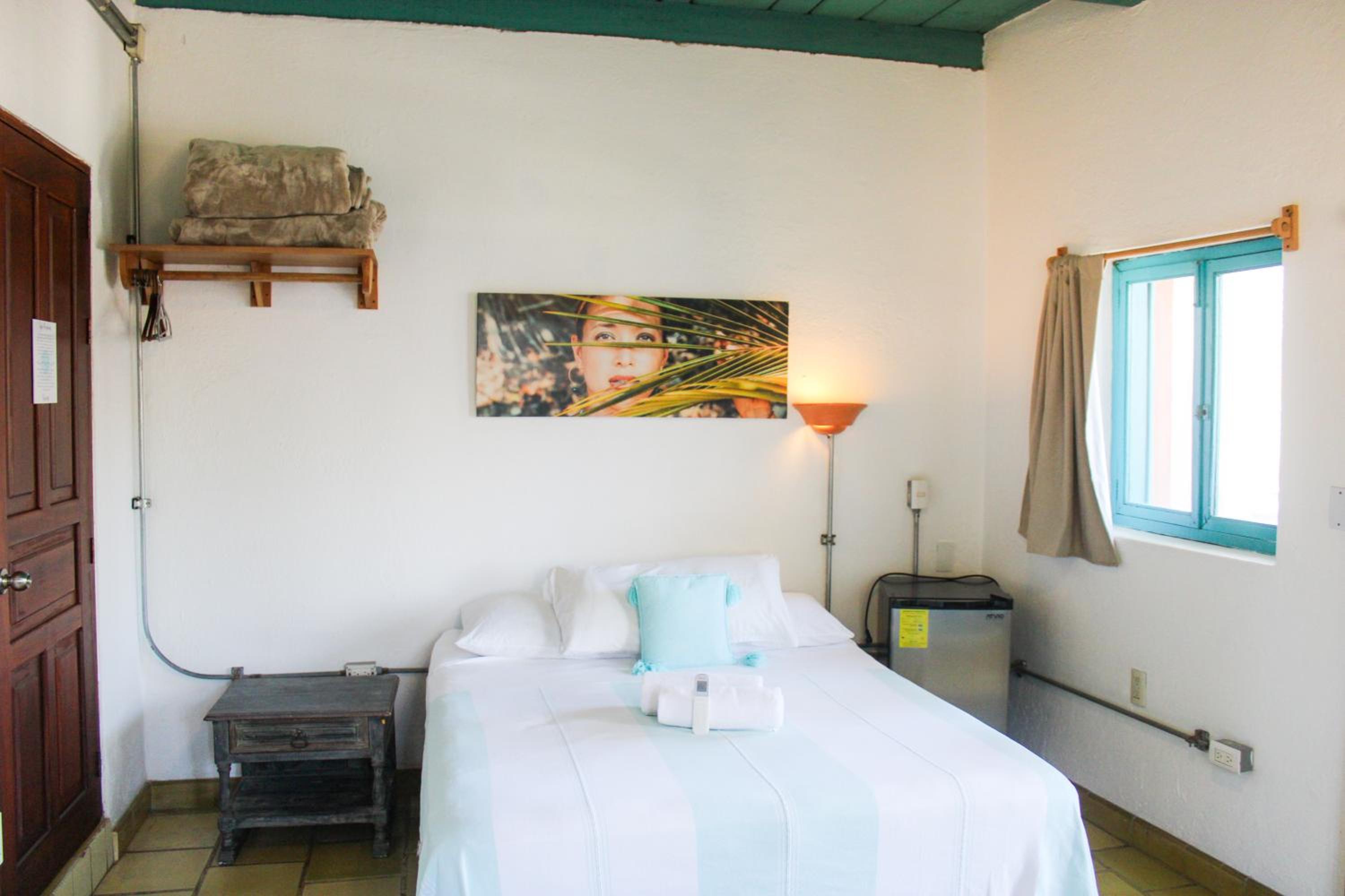 Triple Room with City View - Photo 13