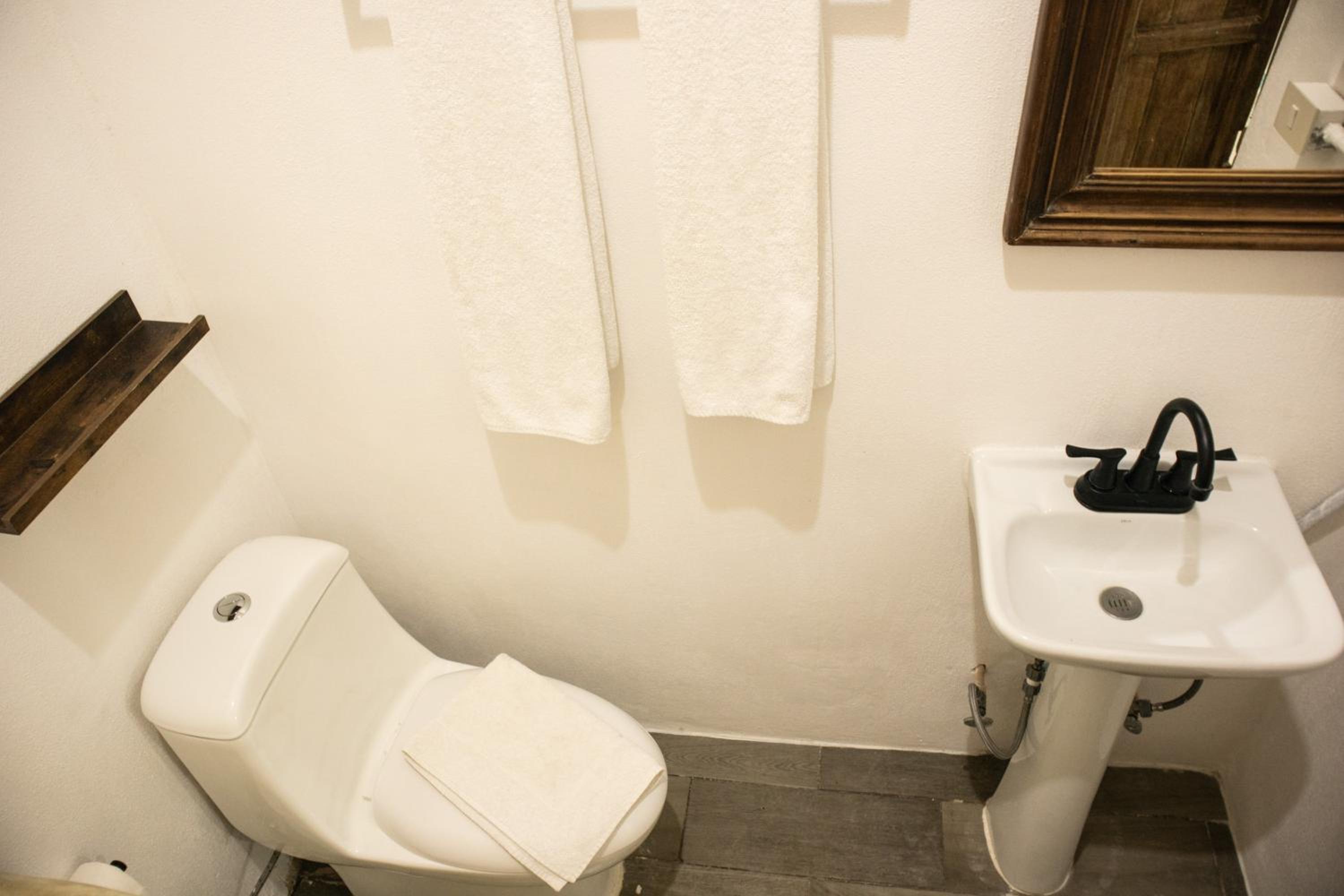 Budget Triple Room - Photo 11