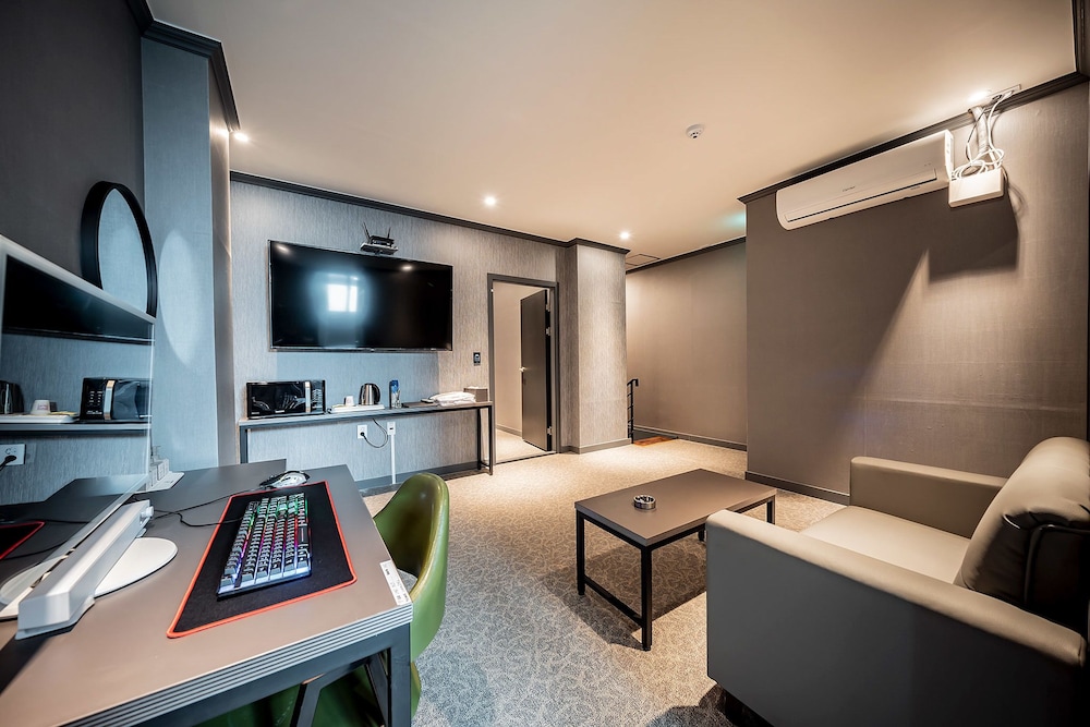 Room (Spa B) - Photo 10