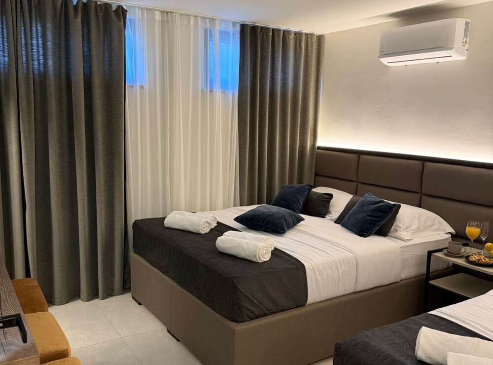 Studio (Studio Apartment (The Marina studio) )
